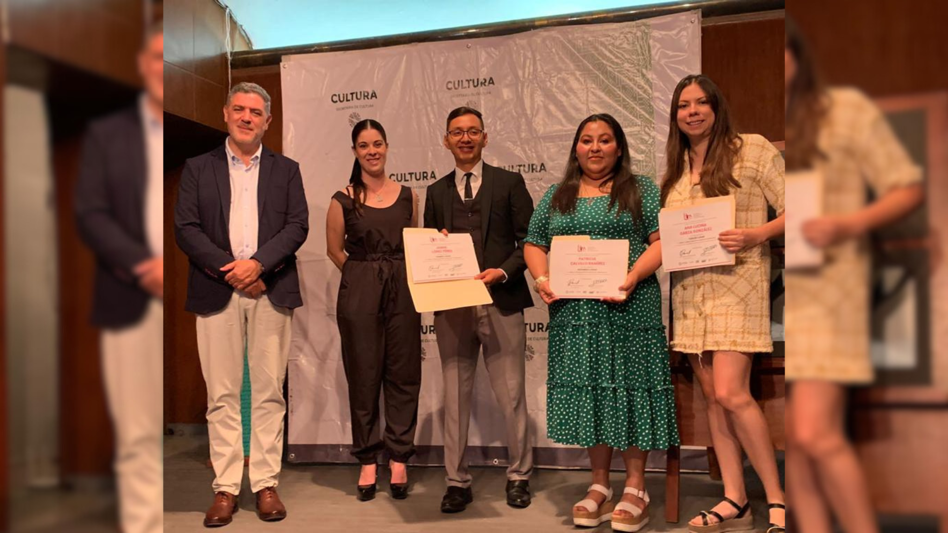 SECULT entrega premios al trabajo periodístico y fotografía