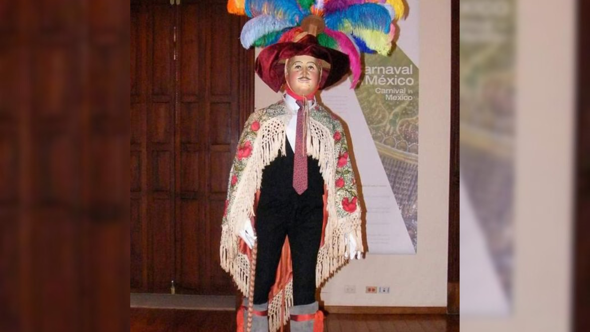 Indumentaria de la Danza de la Culebra en el Museo Nacional de la Máscara