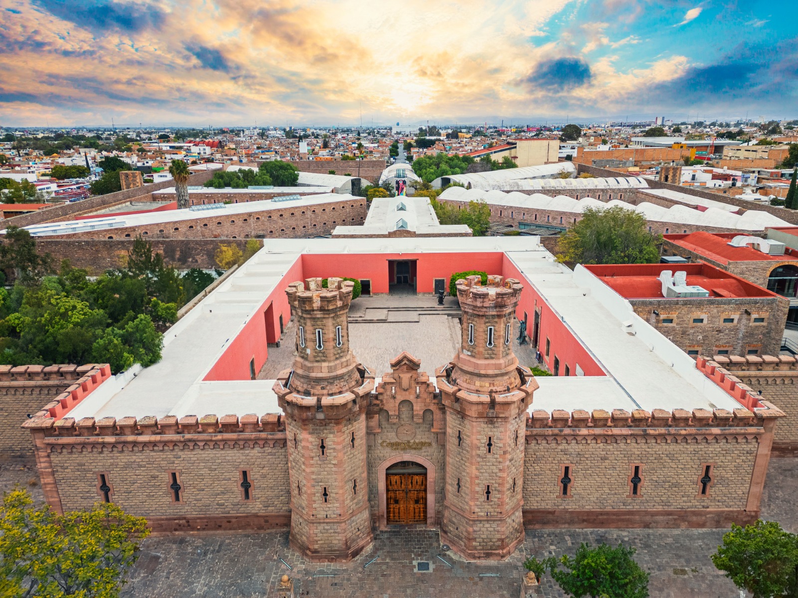 TE INVITAMOS A VISITAR EL CENTRO DE LAS ARTES DE SAN LUIS POTOSÍ Y EL MUSEO LEONORA CARRINGTON