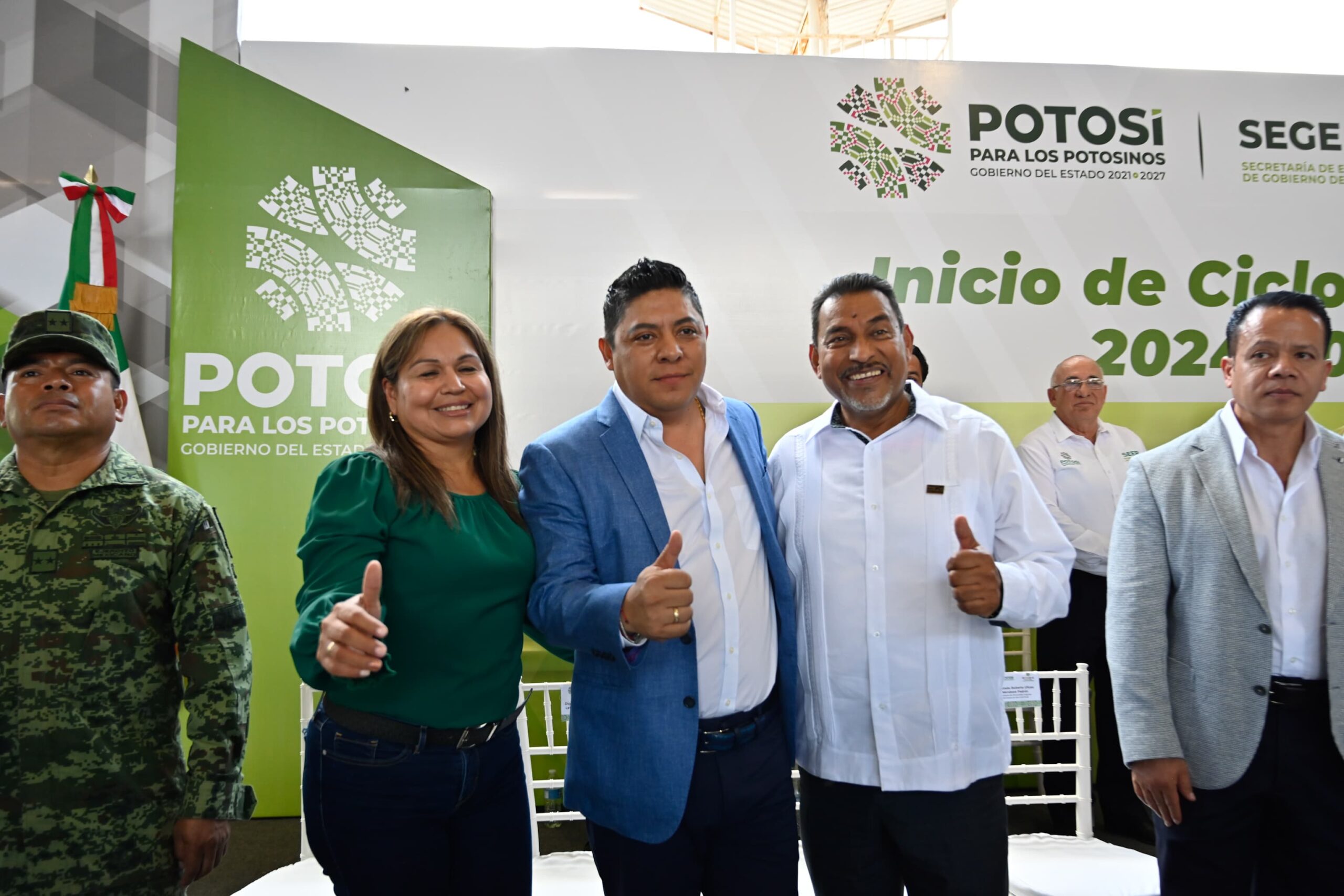 RICARDO GALLARDO ANUNCIA MÁS DE 220 MILLONES EN APOYO A DOCENTES