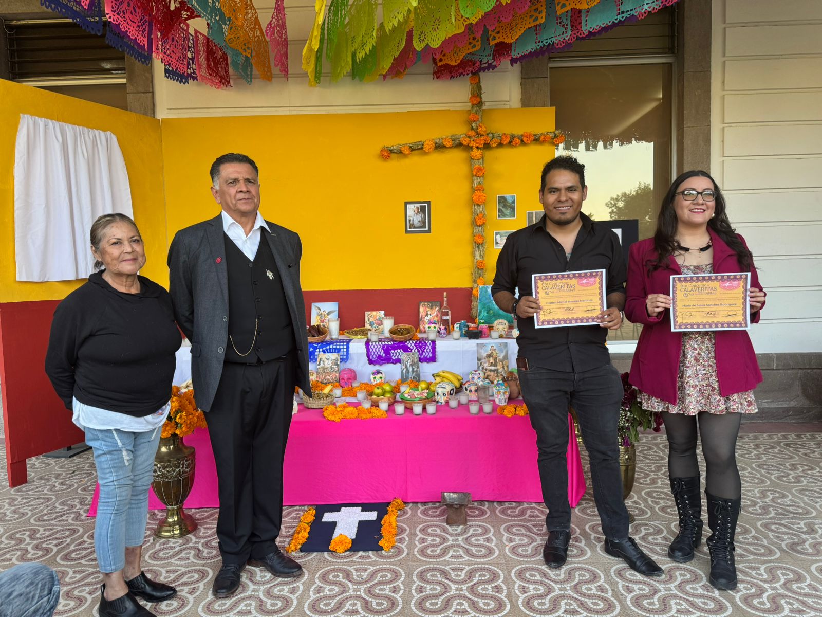 ENTREGAN PREMIOS `POR EL 6º CONCURSO DE CALAVERITAS LITERARIAS