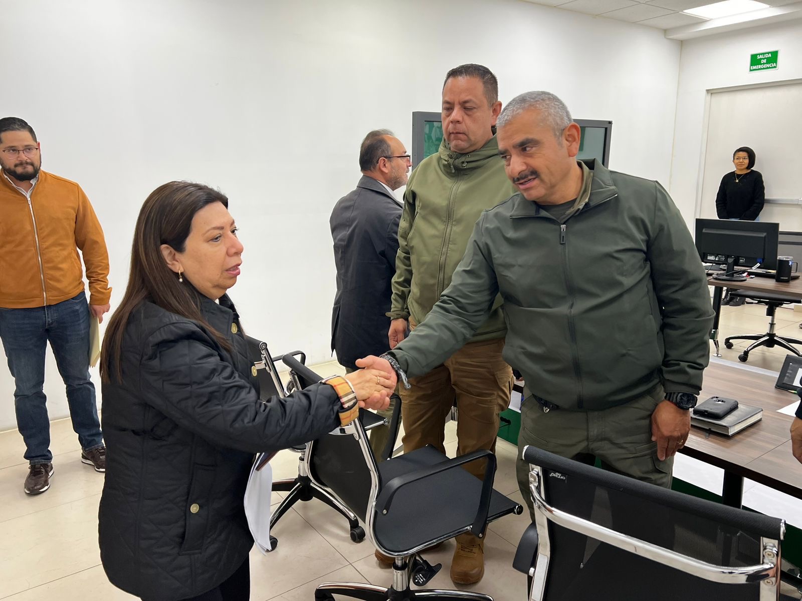 GUARDIA CIVIL DE SOLEDAD DESTACA DETENCIÓN DE 4 PERSONAS CON ARMA DE FUEGO Y LA ATENCIÓN DE UN PARTO EN MESA ESTATAL DE SEGURIDAD 