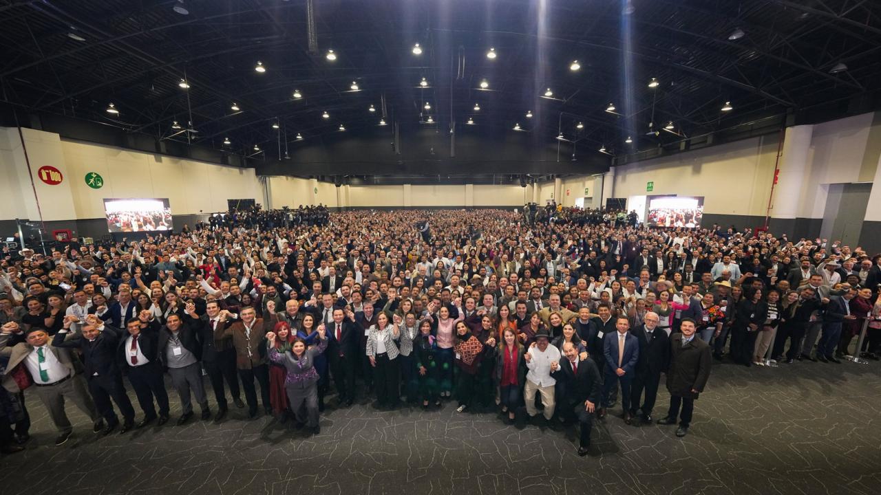 PRESIDENTA CLAUDIA SHEINBAUM LIDERA ENCUENTRO NACIONAL CON ALCALDES Y GOBERNADORES DE TODOS LOS PARTIDOS POLÍTICOS; PROPONE MEDIDAS PARA FORTALECER EL DESARROLLO MUNICIPAL Y LA CONSTRUCCIÓN DE LA PAZ