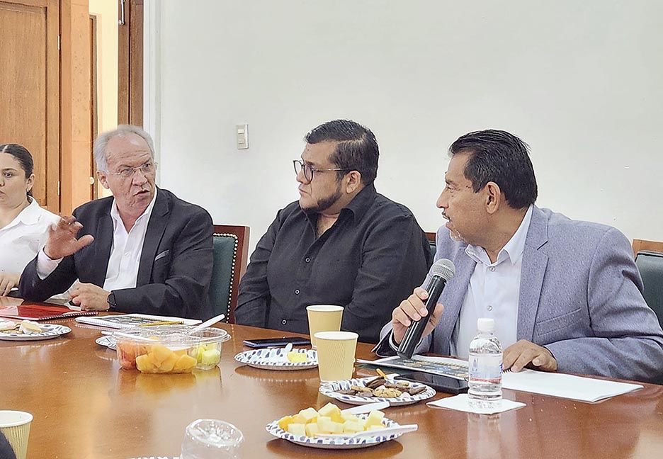 PRESENTAN AL CONGRESO PROYECTO «APRENDO Y EMPRENDO PARA UN FUTURO MEJOR» EN SANTA CATARINA