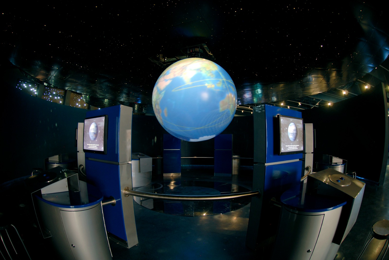 NOCHE ASTRONÓMICA EN EL MUSEO LABERINTO