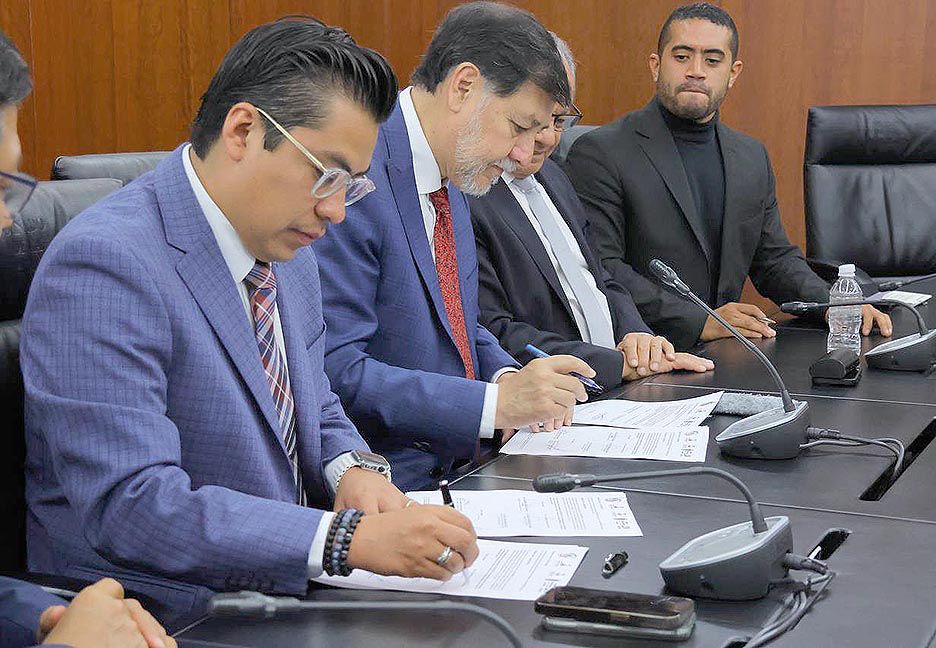 EL PRESIDENTE DE LA DIRECTIVA DIP. CUAUHTLI BADILLO FIRMÓ UN CONVENIO DE COLABORACIÓN CON EL SENADO DE LA REPÚBLICA PARA FORTALECER LA CAPACITACIÓN E IMPULSAR LA COORDINACIÓN