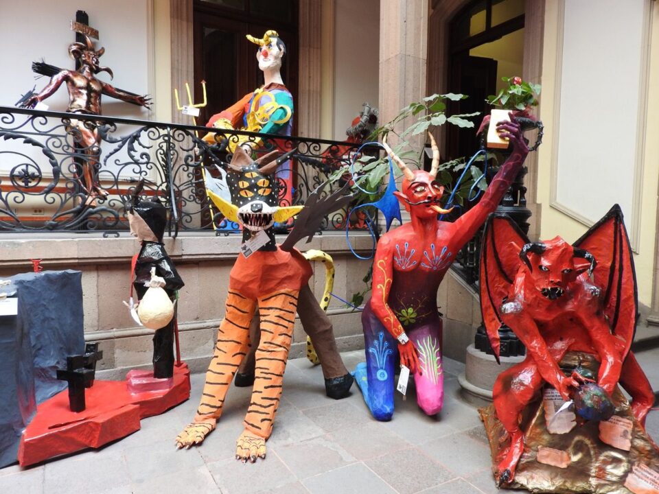 PREMIAN A GANADORAS Y GANADORES DE CONCURSOS DE SEMANA SANTA 2025