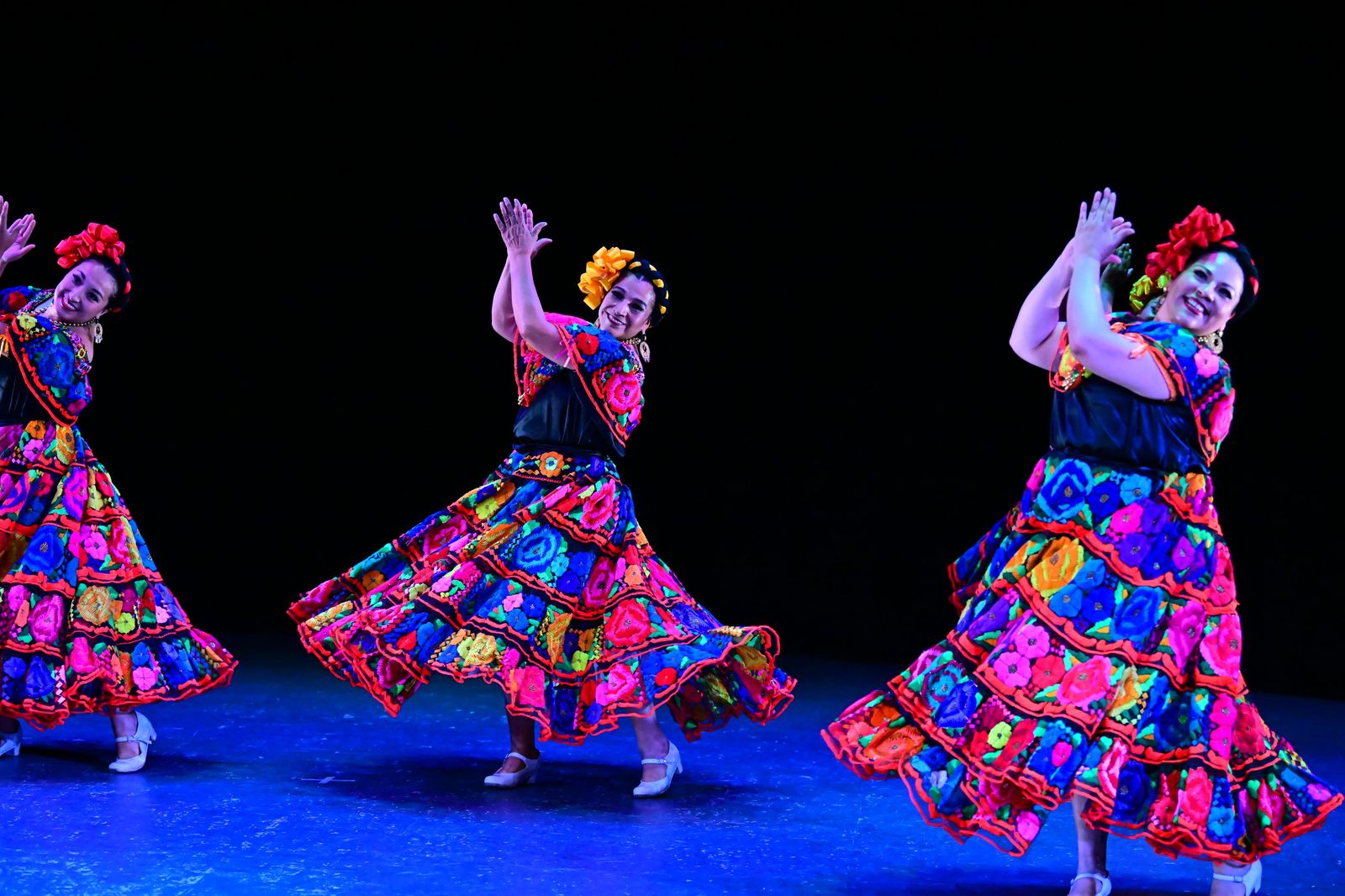 XOCHIQUETZAL CELEBRA 51 AÑOS DE ESPLENDOR DANCÍSTICO