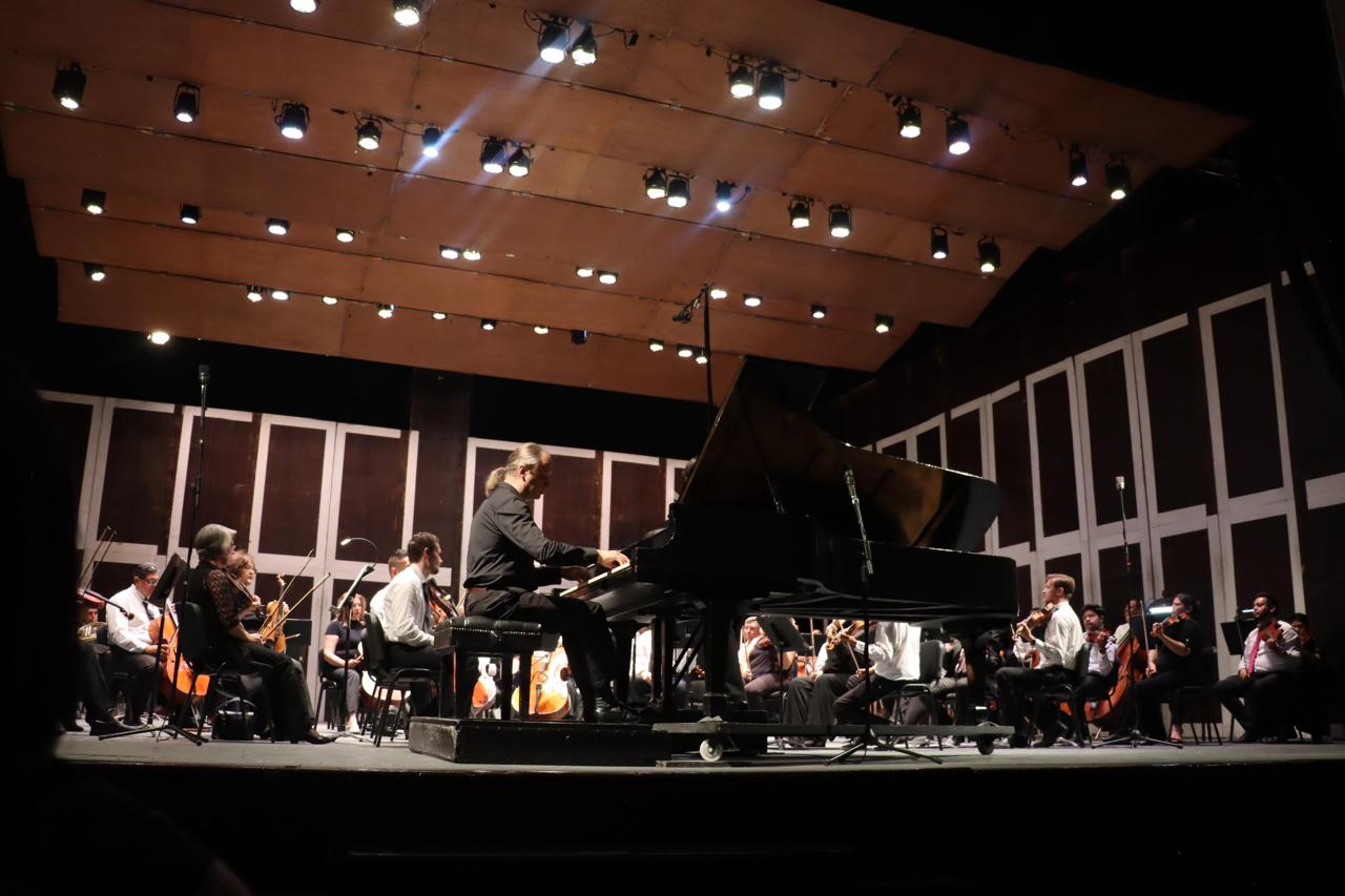 LA ORQUESTA SINFÓNICA CAUTIVA EN EL TEATRO DE LA PAZ