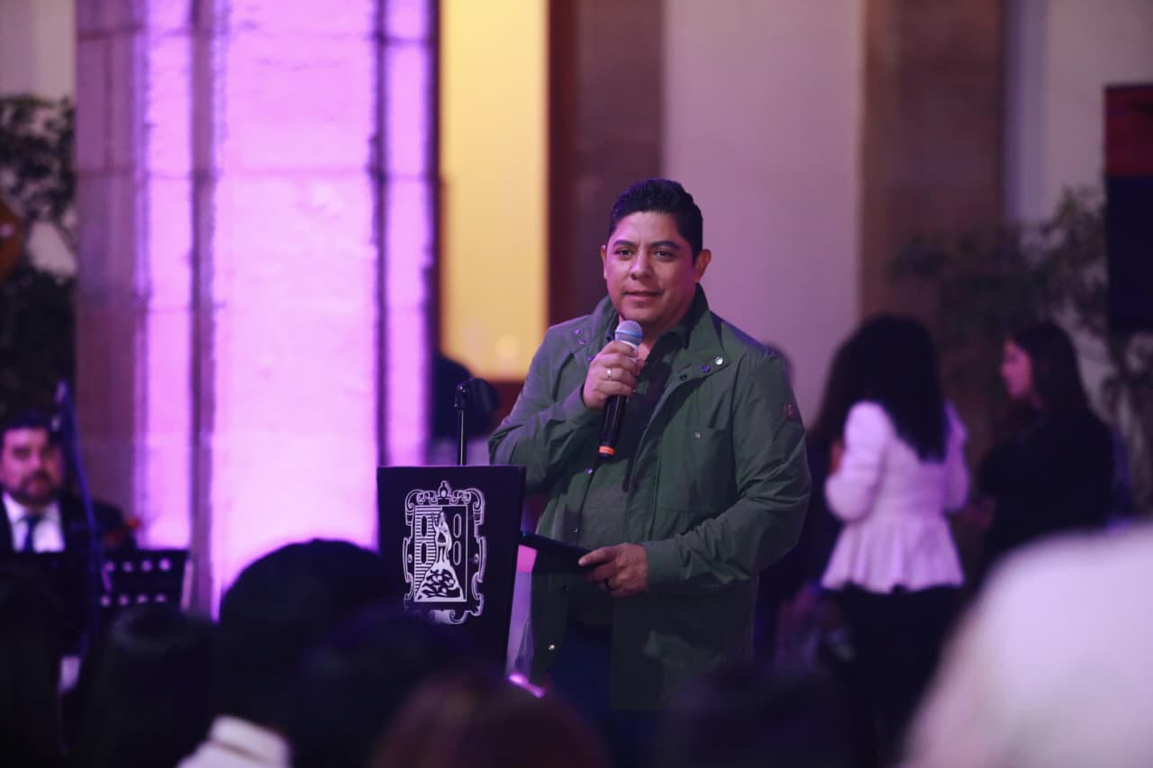 RICARDO GALLARDO INAUGURA ALTAR DE DOLORES EN PALACIO DE GOBIERNO