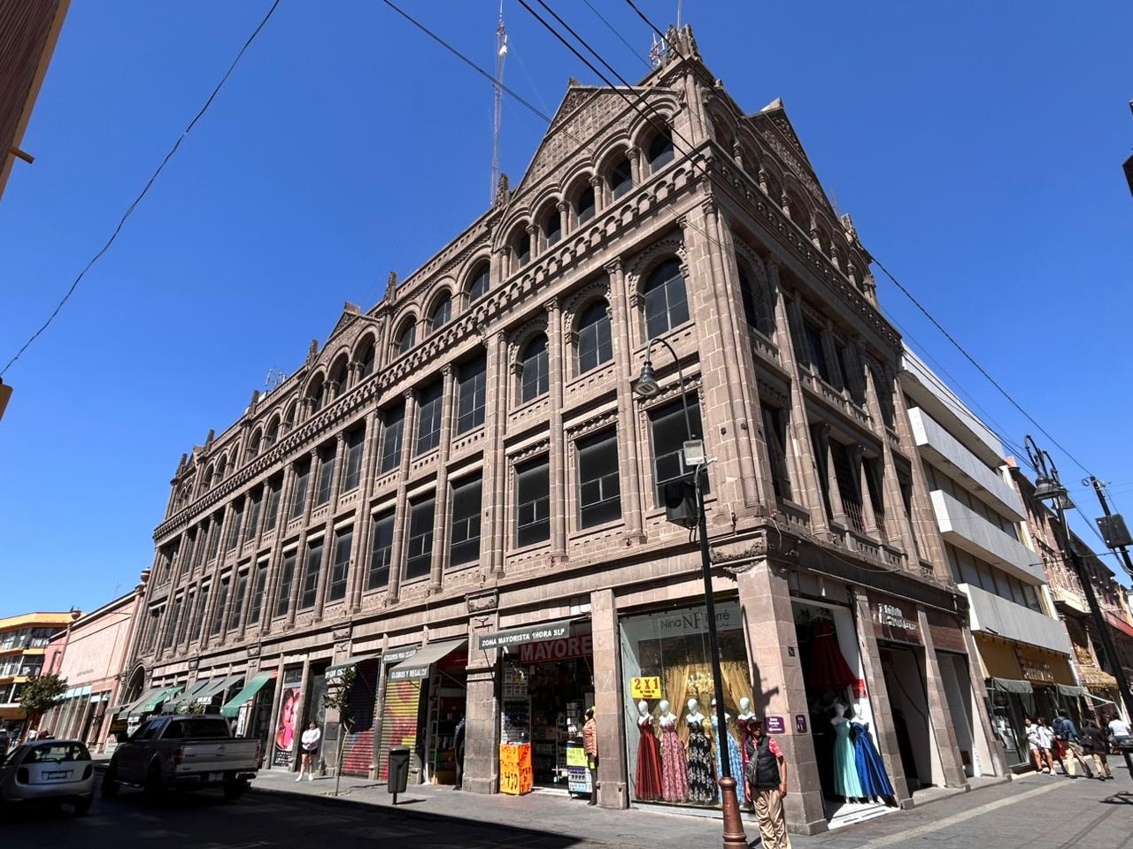LLEVAN A CABO RECORRIDO MEMORIA URBANA