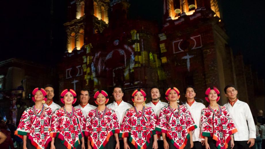 Velada llena de tradición y orgullo