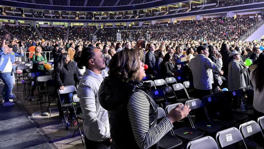 CARLOS RIVERA TRIUNFA EN ARENA POTOSÍ