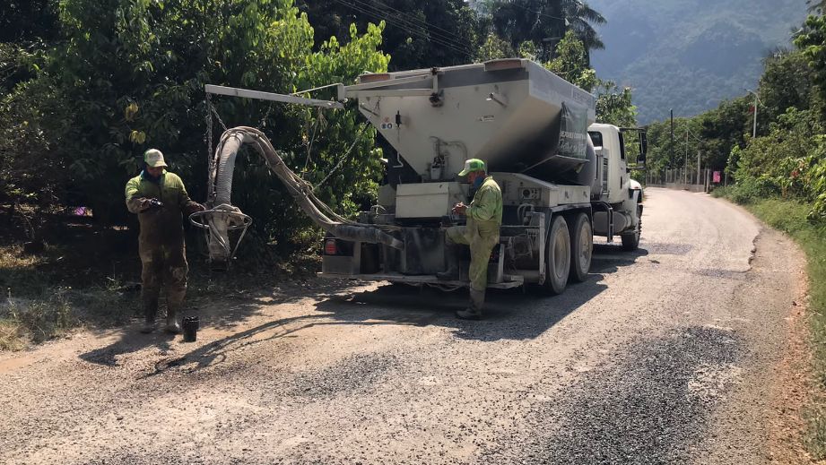 RICARDO GALLARDO REFUERZA CAMINOS DE ACCESO A PARAJES TURÍSTICOS