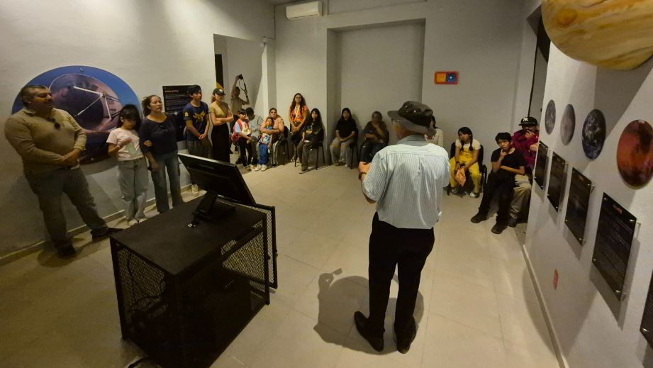 CIENCIA, SABOR Y CREATIVIDAD EN EL TALLER ¡EXPERIMENTANDO ANDO! EN EL MUSEO EL METEORITO