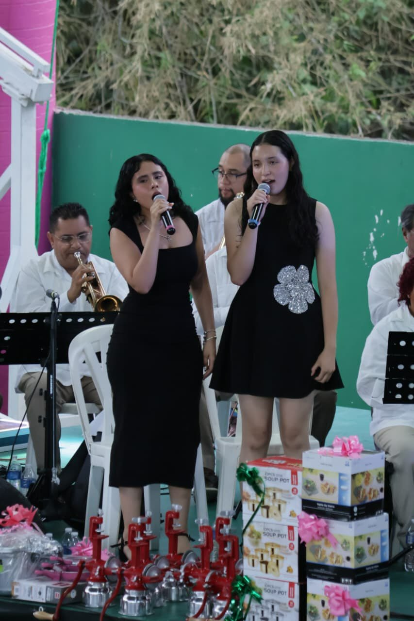 BANDA DE MÚSICA DEL ESTADO CELEBRÓ A LAS MADRES EN MATLAPA