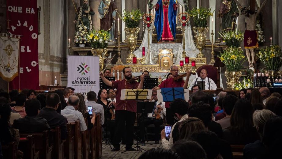 CAMERATA DE SAN LUIS LLEVA LA MÚSICA A LOS BARRIOS TRADICIONALES