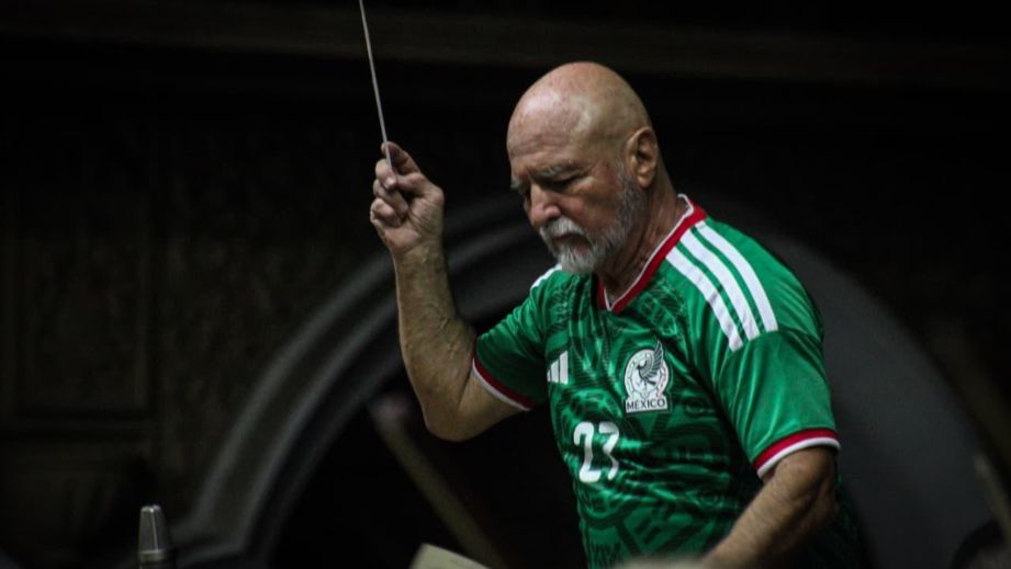 FÚTBOL Y MÚSICA SE UNEN EN EXITOSO CONCIERTO SINFÓNICO