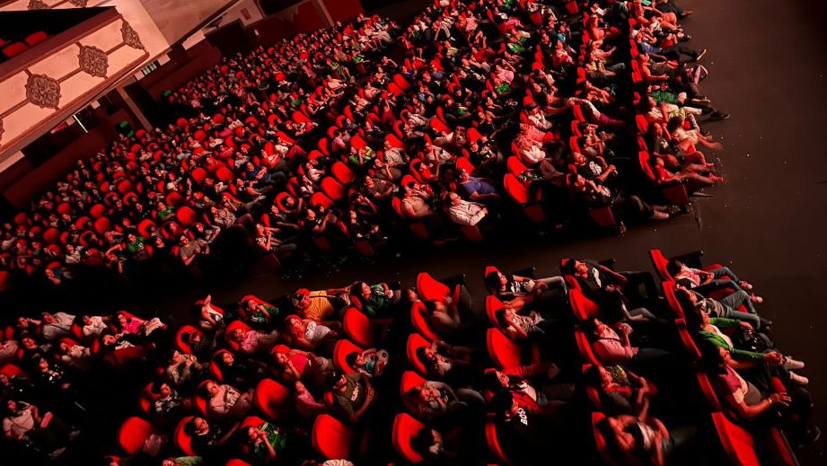 MÁS DE MIL VISITANTES ACUDEN A CINETECA.