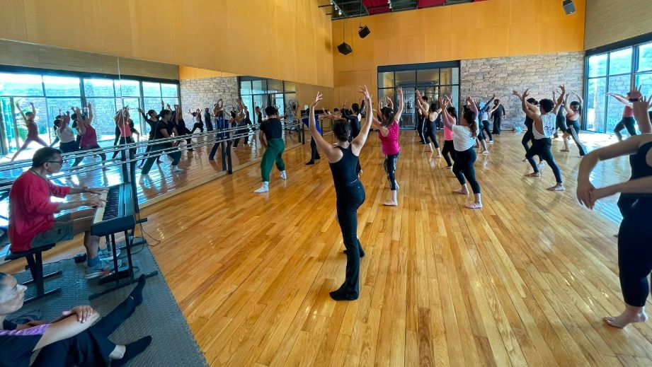 ACTIVIDADES ACADÉMICAS ENRIQUECEN EL 46º FESTIVAL INTERNACIONAL DE DANZA CONTEMPORÁNEA LILA LÓPEZ